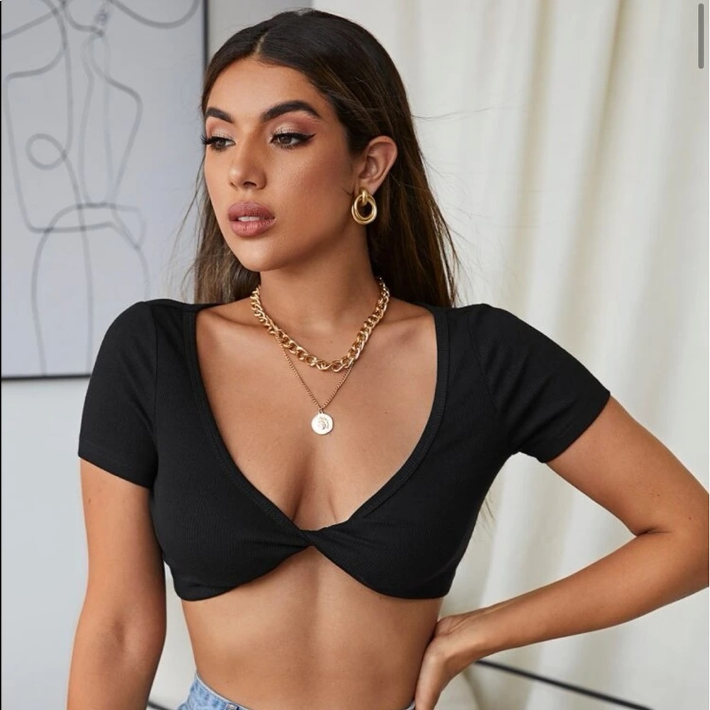 Twist Front Rib-knit crop top